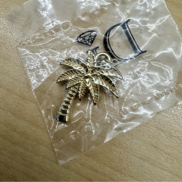 DI Palm Tree Charm - Picture 2 of 3